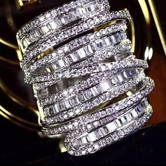 New Luxury 925 Sterling Silver High Quality Ring - Picture 7 of 8